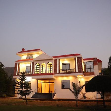 Winter Mountain Resort Pushkar Eksteriør billede