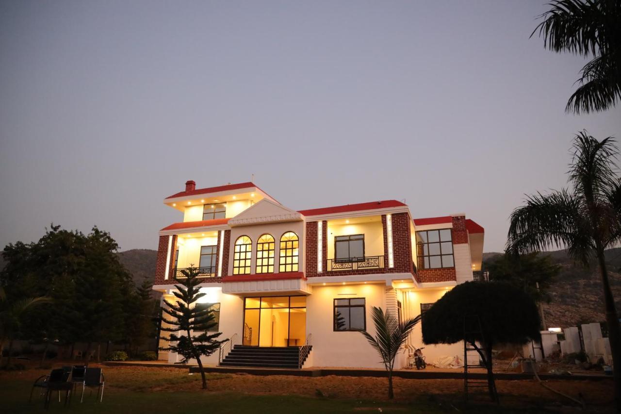 Winter Mountain Resort Pushkar Eksteriør billede