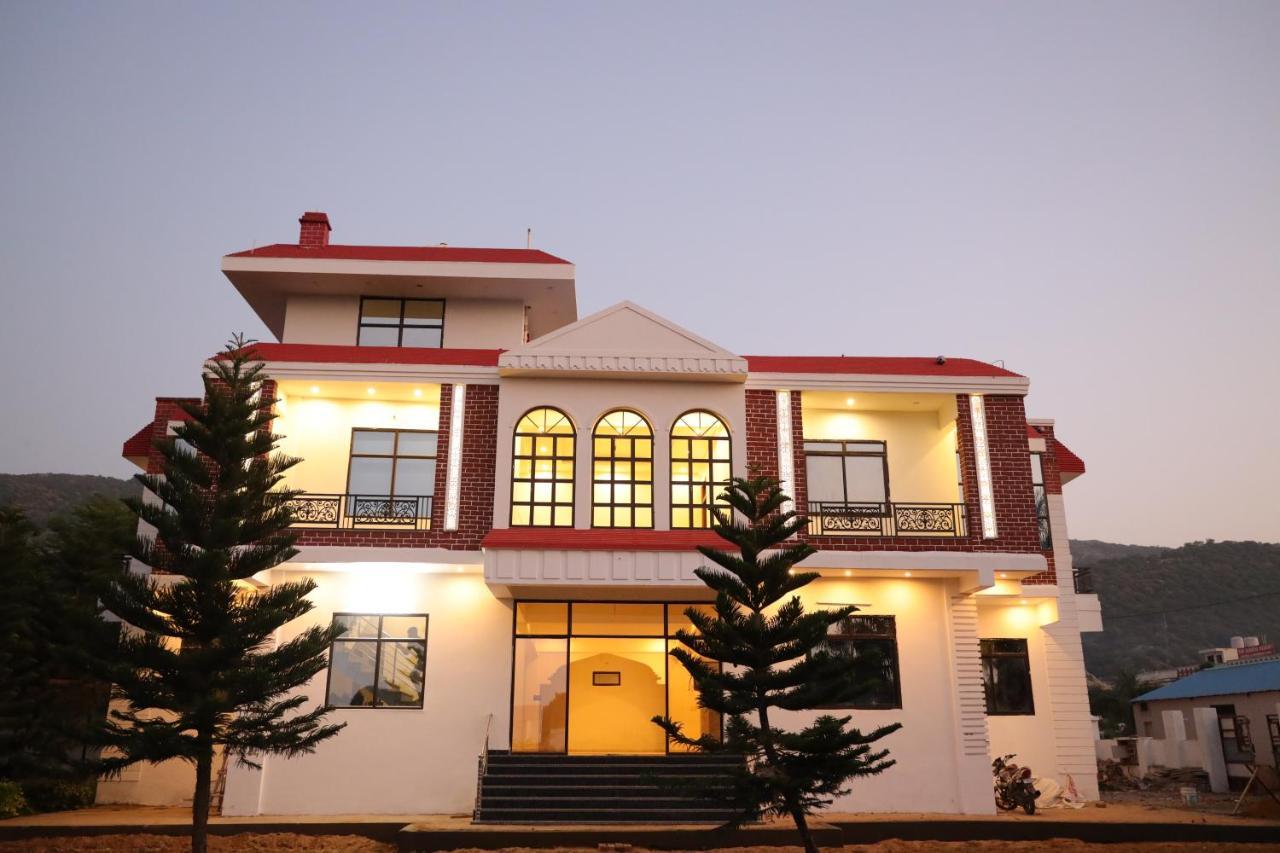 Winter Mountain Resort Pushkar Eksteriør billede