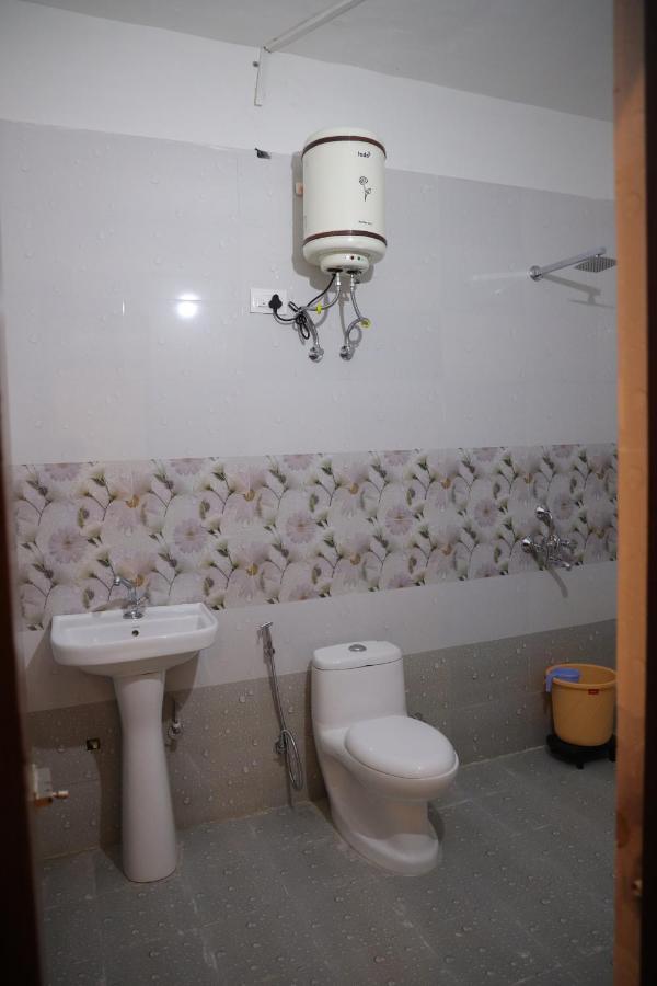Winter Mountain Resort Pushkar Eksteriør billede