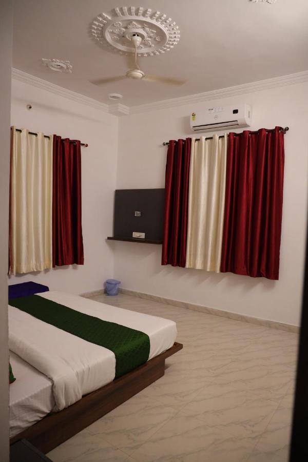Winter Mountain Resort Pushkar Eksteriør billede
