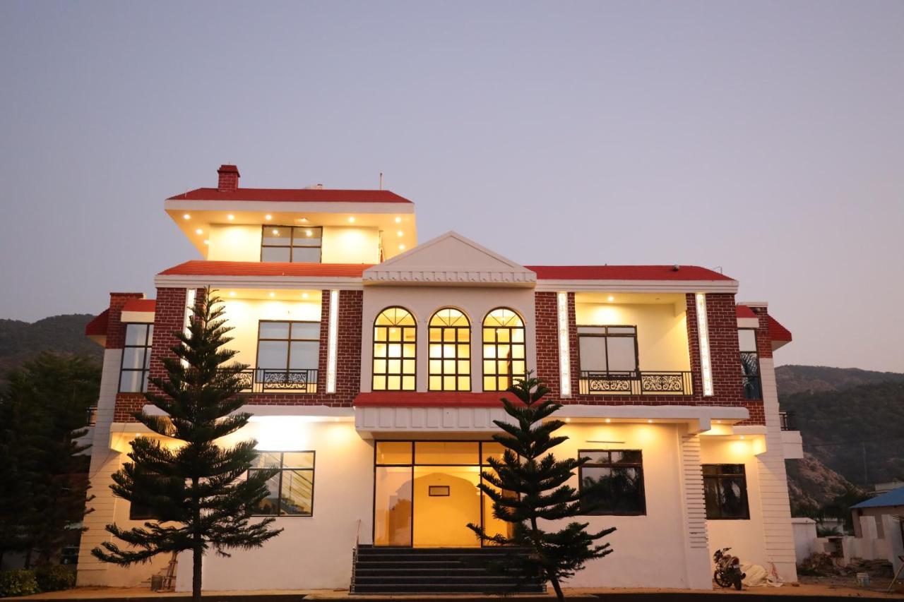 Winter Mountain Resort Pushkar Eksteriør billede