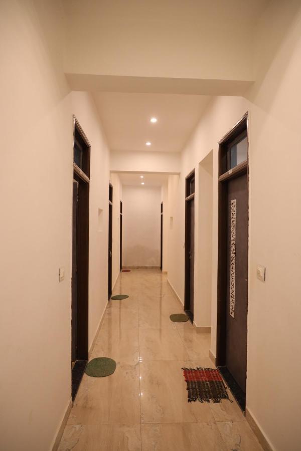 Winter Mountain Resort Pushkar Eksteriør billede
