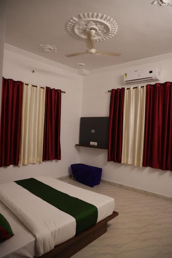 Winter Mountain Resort Pushkar Eksteriør billede