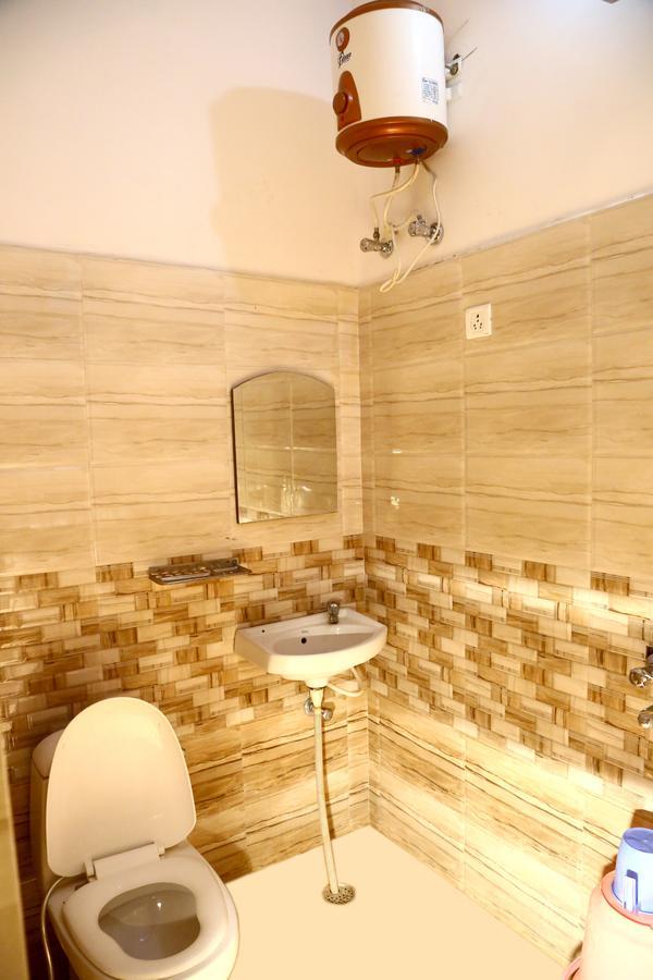 Winter Mountain Resort Pushkar Eksteriør billede