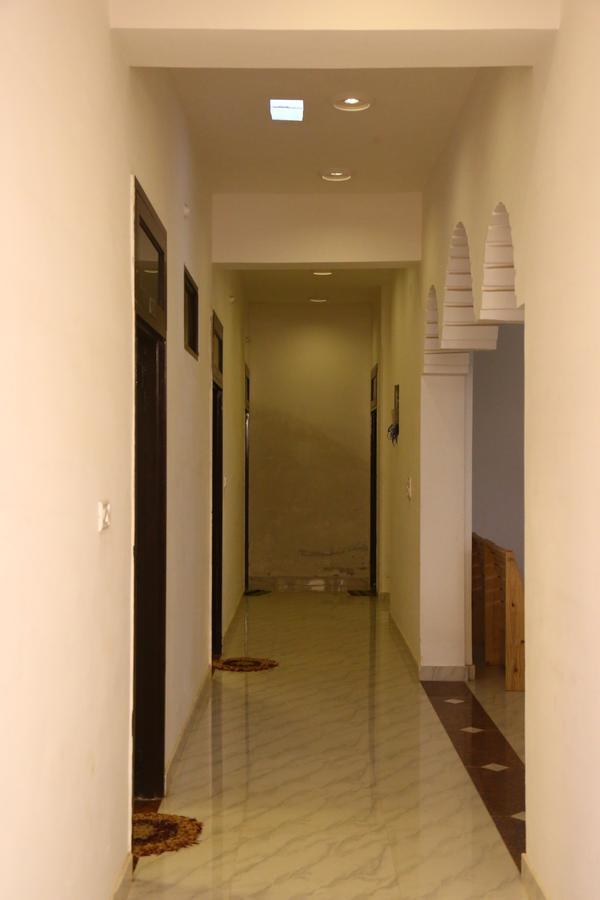 Winter Mountain Resort Pushkar Eksteriør billede