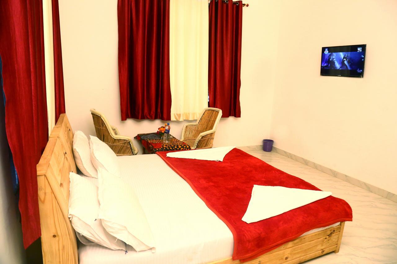 Winter Mountain Resort Pushkar Eksteriør billede